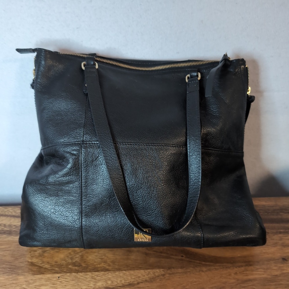 Kooba Black Pebbled Leather Tote Bag Gold Hardware F17/35622